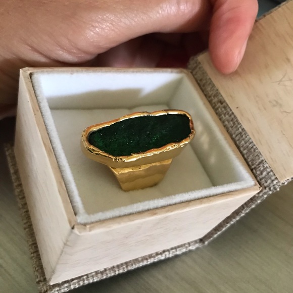 Tsavorite Ring - Picture 5 of 10